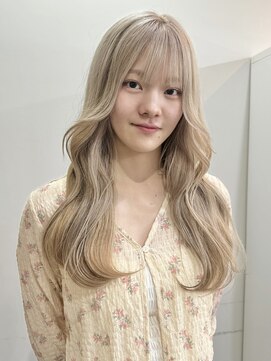 サクラ オモテサンドウ(SAKURA) ハイトーンカラー ホワイトグレージュ 表参道