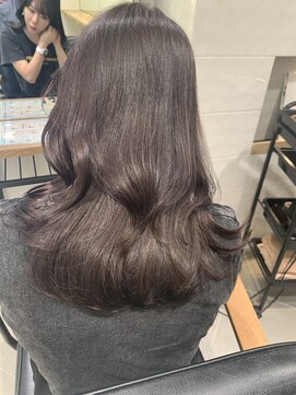 アイヴィ 表参道(IVY) ラベンダーグレージュ　くびれヘア　レイヤーカット　水越