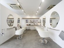 白基調で可愛い店内