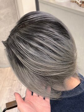 ルーブ トウキョウ(Loob. TOKYO) デザインで魅せる "シャドウルーツ"