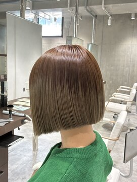 アッシュ 武蔵新城店(Ash) 新城明るい白髪染め白髪ぼかしハイライト 大人ショートボブ