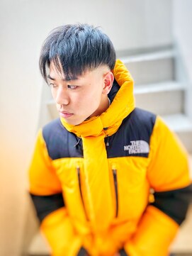 銀座マツナガ 神田店 10代20代メンズセンターパート清潔感スキンフェード好感度モテ髪