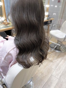 ネオリーブ チロル 横浜西口店(Neolive CiroL.) ブリーチなしラベンダーベージュ ラフウェーブ