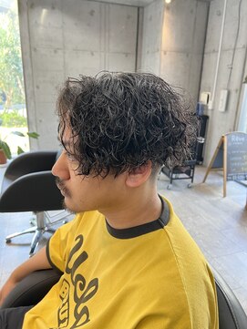 ロイド(Royd.) ハイウエイト×ツイスパ　前下がりマッシュ