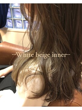 エイミーバイアフロート(amie  by afloat) チラ見えがおしゃれ◎ホワイティベージュのインナーカラー