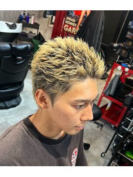 伸びかけ金髪ボウズ L ダズ Dazz のヘアカタログ ホットペッパービューティー