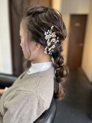 編みおろしヘアアレンジ