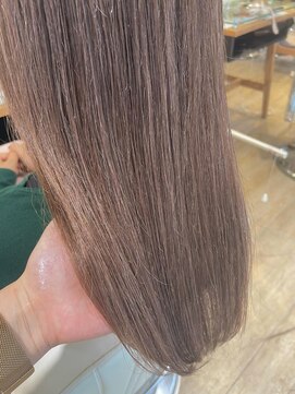 ネオリーブ チロル 横浜西口店(Neolive CiroL.) ハイライトでつくる透け感ベージュ