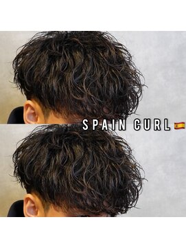 レイズ 名古屋(RAYS) 外国人風ハイウェイト刈り上げマッシュスペインカールパーマ