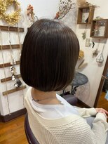 美容室 メザミー MESAMIES&nbsp;レイヤーボブミディアムオリーブカラーN.カラートリートメント