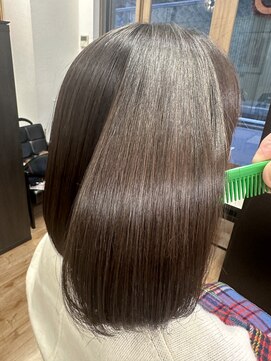 クレス 新宿御苑前(cresc) 艶やかボブ