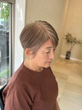 ハウオリ(Hau'oli) 白髪ぼかし/白髪ぼかしハイライト/脱白髪染め/白髪染め/透明感