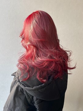 ラフ バイ マグ 南松本(R.A.F. by Mag) 顔周りレイヤーロングヘアダブルカラーチェリーレッドカラー