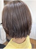 切りっぱなしボブのくすみ系カラー