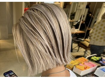 nameless心斎橋/髪質改善/レイヤー/ハイトーン【ネームレス】