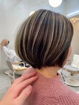 ロミー 本厚木(ROMMY.) バレイヤージュ白髪ぼかしレイヤーショートシャギーボブ髪質改善