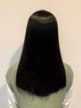 髪質に合わせた縮毛矯正を体験しませんか？モチが良く、ナチュラルな仕上がりに満足すること間違いなし◎