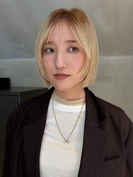 ニキータ(Nikiita) 〈ブリーチ/ダブルカラー/ボブ/レイヤーカット〉