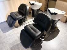 リール(Rire)の雰囲気（シャンプー台はフルフラットでリラックスしていただけます）