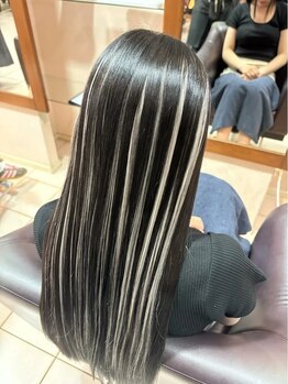 チェロ 中町(CHERO)の写真/最高の毛質でこの低価格は見た事ない!人気のインナーカラー/ハイライトのような色合いキレイなエクステを