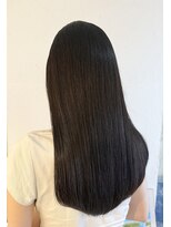 シー(cie)&nbsp;酸性ストレート×寒色ブラウンの艶髪ロング