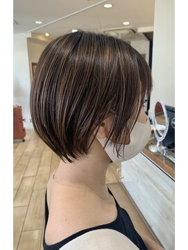 フィーユ(feey) ブリーチハイライト　ブラウンベージュ　ショート