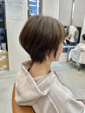 セム(sem) 脱白髪染めショートボブ白髪ぼかしハイライト髪質改善カラー