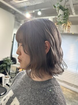 イリ 梅田(ili) 【kento限定カラー】ソトハネグレージュ