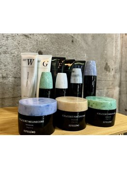 髪のお悩みに合わせてトリートメントをご提案！髪の内部から補修するので、思わず触りたくなる質感に♪