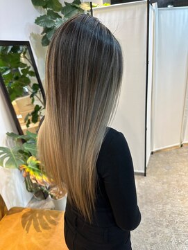 メリー オオサカ(Merly Osaka) サラサラストレートなバレイヤージュ