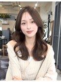 美髪レイヤーカットオリーブグレージュグレージュカラー顔まわり