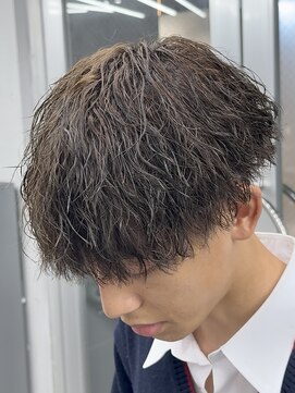 オーバル ジングウマエ(OVARL jingumae) 縦落ちツイストスパイラルパーマラウンドマッシュ