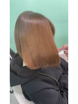 エラ(Ella) 髪質改善 × Japanese straight 艶で魅せる上質ストレートボブ