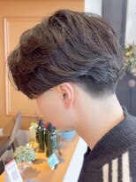 ワイボンドヘアー(Y bond hair)&nbsp;センターパートウルフカットツイストスパイラルパーマゆるめ黒髪