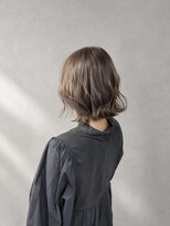 フランチェスカドットボブ(francesca.bob)&nbsp;外ハネボブ×オリーブグレージュ【渡辺俊弥】梅田