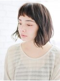 ショートバングのゆるカールスタイル