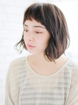 ヘアメイク ナル(hair make nalu) ショートバングのゆるカールスタイル