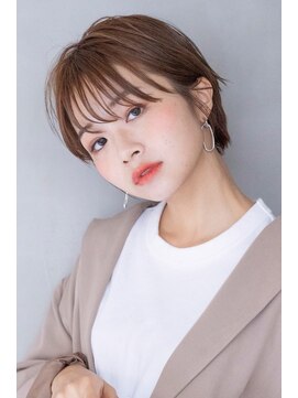 エイミー(Aimee) Aimee 町田 耳かけショート×モカベージュ