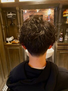 バレス 田町(BALES) [スキンフェード/ツイストスパイラル/田町]