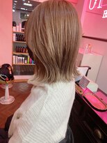 イルウィ(irwi)&nbsp;【ブリーチカラー】王道ベージュカラー　切りっぱなしボブ