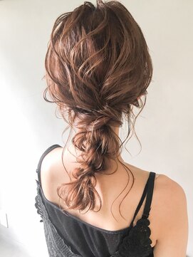 キリ 表参道(kyli) ★結婚式編みおろし二次会くるりんぱモテ髪編み込み#091d1206