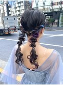 ヘアセット 結婚式ヘア お呼ばれヘア ツインアレンジ 編み下ろし