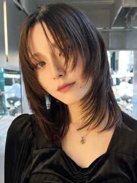 ノイカーム(noi Calm) 顔周りレイヤーカットグレージュカラーくびれボブベージュカラー