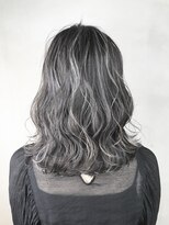 アンダーバーホワイト 泉佐野店(_WHITE)&nbsp;☆ ハイライトカラー　ケアブリーチ　ダブルカラー　イルミナ