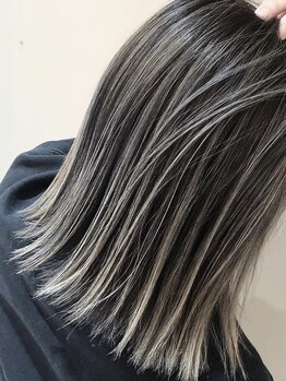 アクシス 仙台愛子店(AXIS)の写真/【白髪ぼかし/脱白髪染め】気になり始めの白髪もしっかりカバーして、オシャレに染まる★ワンランク上へ◇