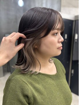 テトヘアー(teto hair) インナーカラー、ホワイトベージュ、くびれボブ