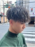 スパイラルパーマツイストパーマアップバング短髪メッシュ
