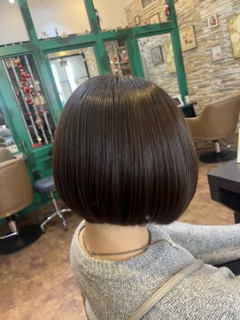 ヘアーラウンジ アンフィ 井土ヶ谷(Hair Lounge Anphi) 艶ボブ