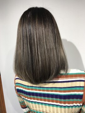 ブリッツレボルト(BLITZ R EVOLUT) ナチュラル3Dボブ☆バレイヤージュ