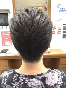 ヘアーメイクエアーセントラーレ(HAIR MAKE air Zentrale) エレガントショート